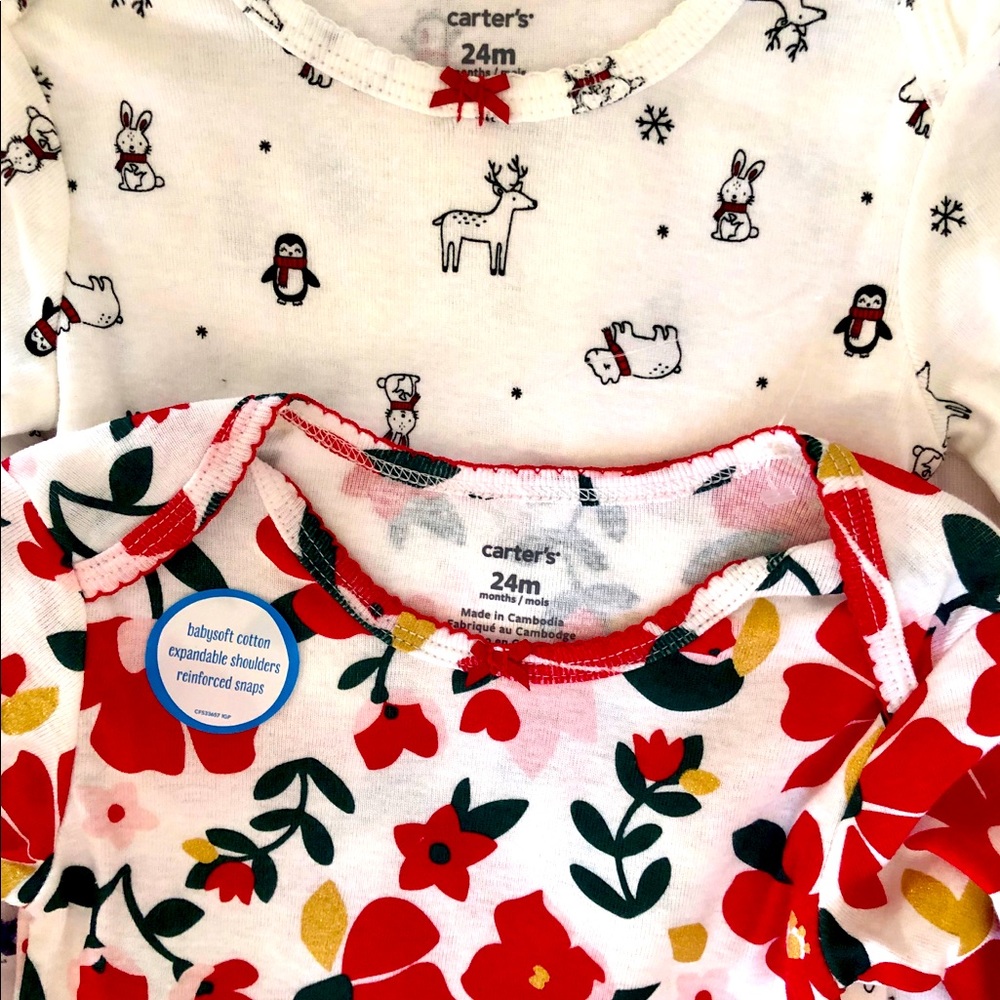 NWT Carter’s holiday onesie 2-pack